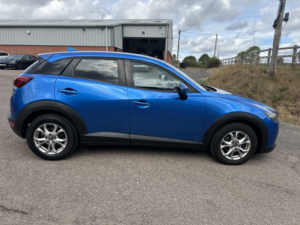 2016 Mazda Cx-3 2.0 Skyactiv-G Se-L Nav in Blue — image 3