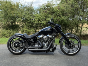 2018 Harley-Davidson Softail Fxbr Breakout in Black — image 4