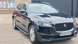 2018 Jaguar F-Pace 2.0 D165 Prestige Euro 6 (s/s) 5dr in Black — image 4