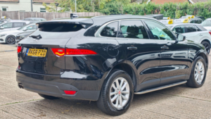 2018 Jaguar F-Pace 2.0 D165 Prestige Euro 6 (s/s) 5dr in Black — image 6