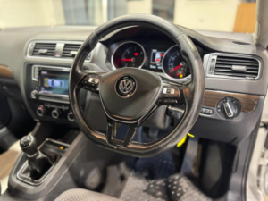 2015 Volkswagen Jetta 2.0 Tdi Bluemotion Tech Se Euro 6 (s/s) 4dr in White — image 2