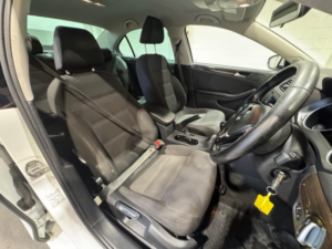 2015 Volkswagen Jetta 2.0 Tdi Bluemotion Tech Se Euro 6 (s/s) 4dr in White — image 3