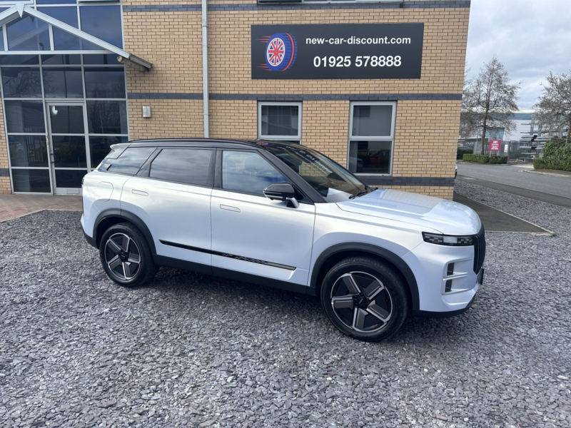 2025 Jaecoo 7 1.5 T Shs 18.3kwh Luxury in Silver — image 1