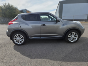 2011 Nissan Juke 1.6 Acenta Premium in Grey — image 2