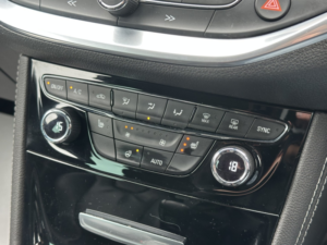 2016 Vauxhall Astra 1.6 Cdti Blueinjection Elite Nav in Black — image 4