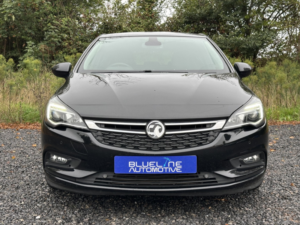 2016 Vauxhall Astra 1.6 Cdti Blueinjection Elite Nav in Black — image 5