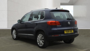 2016 Volkswagen Tiguan 2.0 Tdi Bluemotion Tech Match Edition in Blue — image 5