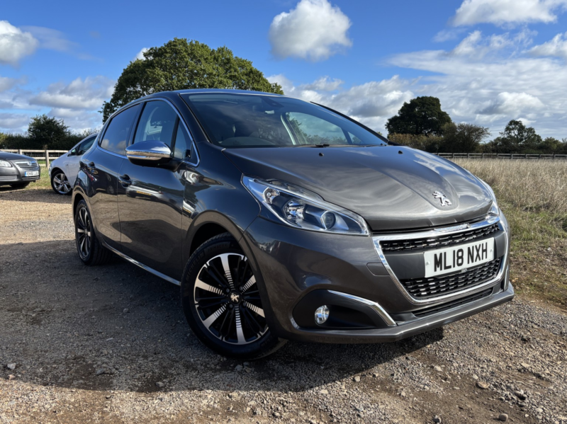 2018 Peugeot 208 1.2 Puretech Allure Premium in Grey — image 1