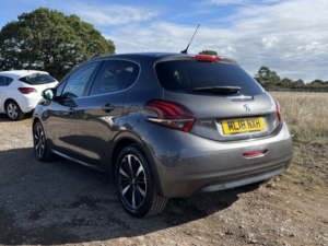 2018 Peugeot 208 1.2 Puretech Allure Premium in Grey — image 3