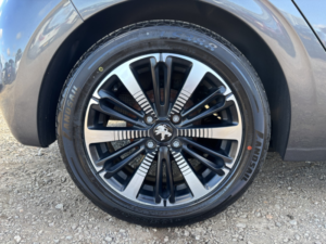 2018 Peugeot 208 1.2 Puretech Allure Premium in Grey — image 5