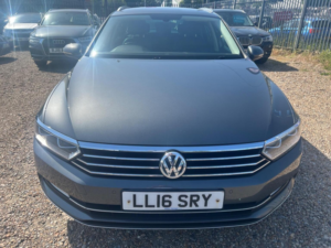 2016 Volkswagen Passat 2.0 Tdi Bluemotion Tech Gt DSG Euro 6 (s/s) 5dr in Grey — image 2