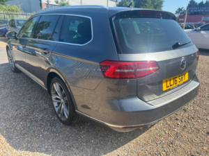 2016 Volkswagen Passat 2.0 Tdi Bluemotion Tech Gt DSG Euro 6 (s/s) 5dr in Grey — image 5