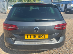 2016 Volkswagen Passat 2.0 Tdi Bluemotion Tech Gt DSG Euro 6 (s/s) 5dr in Grey — image 6