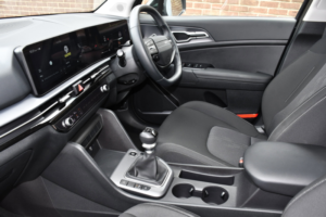 2026 Kia Sportage 1.6 T-Gdi Pure SUV 5dr Petrol Manual Euro 6 (s/s) (147 Bhp) in Black — image 4
