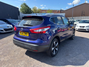 2016 Nissan Qashqai 1.5 Dci N-Connecta 2WD Euro 6 (s/s) 5dr in Blue — image 5