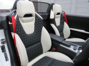 2016 Mercedes-Benz Slc Slc 200 Amg Line Roadster 9g Automatic * Two Tone Quilted Leather + Air Scarf + Folding Mirrors * in White — image 6