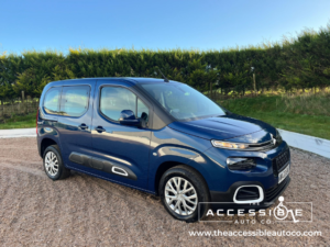 2020 Citroen Berlingo 1.5 Bluehdi Feel 4 Seater in Blue — image 3