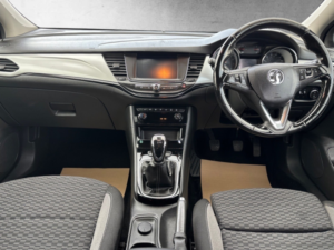 2020 Vauxhall Astra 1.2 Turbo Sri Vx Line Nav in Grey — image 2