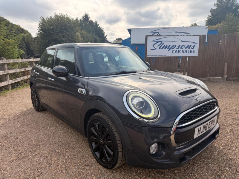 2018 MINI Hatch 2.0 Cooper S Euro 6 (s/s) 5dr in Grey — image 1