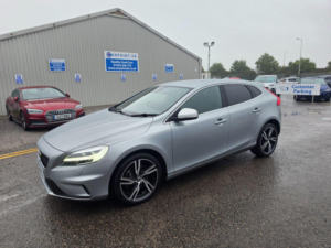 2018 Volvo V40 2.0 D4 R-Design Pro Euro 6 (s/s) 5dr in Silver — image 3