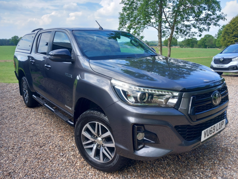 2019 Toyota Hilux 2.4 D-4d Invincible X in Grey — image 1