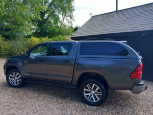 2019 Toyota Hilux 2.4 D-4d Invincible X in Grey — image 6