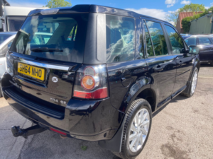 2014 Land Rover Freelander 2 2.2 Td4 Se Tech SUV 5dr Diesel Manual 4WD Euro 5 (s/s) (150 Ps) in Black — image 6