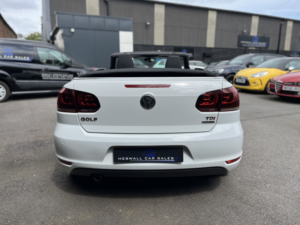 2012 Volkswagen Golf 1.6 Tdi Bluemotion Tech Se in White — image 4