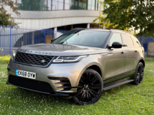 2018 Land Rover Range Rover Velar 2.0 D240 R-Dynamic Se Auto 4WD Euro 6 (s/s) 5dr in Silver — image 5