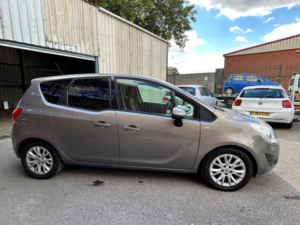 2011 Vauxhall Meriva 1.7 Cdti Exclusiv Auto Euro 5 5dr in Brown — image 6