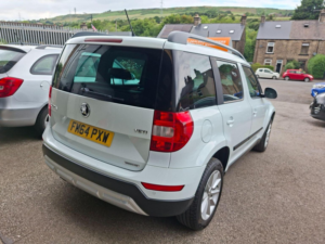 2015 Skoda Yeti 1.6 Tdi Greenline Ii Elegance Outdoor Euro 5 (s/s) 5dr in White — image 5