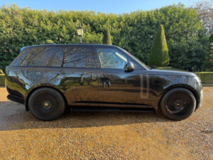 2023 Land Rover Range Rover 3.0 D350 Mhev Autobiography Auto 4WD Euro 6 (s/s) 5dr in Black — image 5