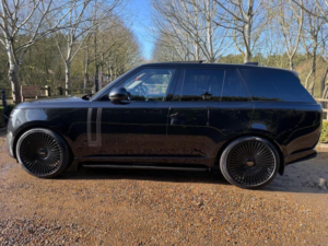 2023 Land Rover Range Rover 3.0 D350 Mhev Autobiography Auto 4WD Euro 6 (s/s) 5dr in Black — image 6