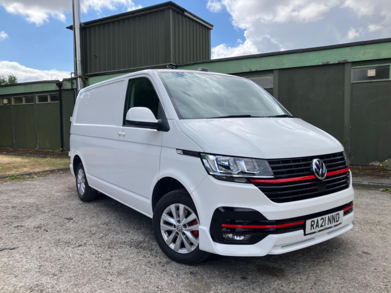 2021 Volkswagen Transporter 2.0 Tdi T30 Highline Fwd Swb Euro 6 (s/s) 5dr in White — image 1
