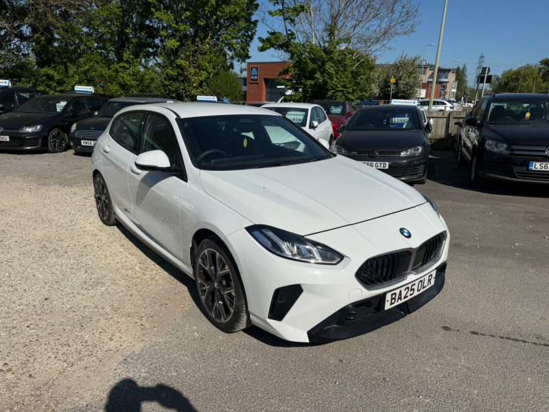 2025 BMW 1 Series 1.5 120i Mht M Sport Hatchback 5dr Petrol Hybrid Dct Euro 6 (s/s) (170 Ps) in White — image 1