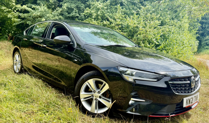 2021 Vauxhall Insignia 1.5 Turbo D*sri Grandsport*fsh-2kys-Nav-Dab-Ulez*stunning!* in Black — image 1
