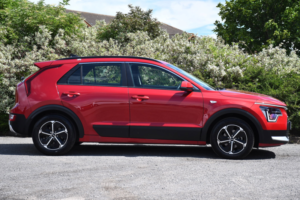 2023 Kia Niro 1.6h Gdi 2 SUV 5dr Petrol Hybrid Dct Euro 6 (s/s) (139 Bhp) in Red — image 2