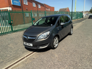 2016 Vauxhall Meriva 1.4i Turbo Exclusiv Euro 6 5dr in Grey — image 3