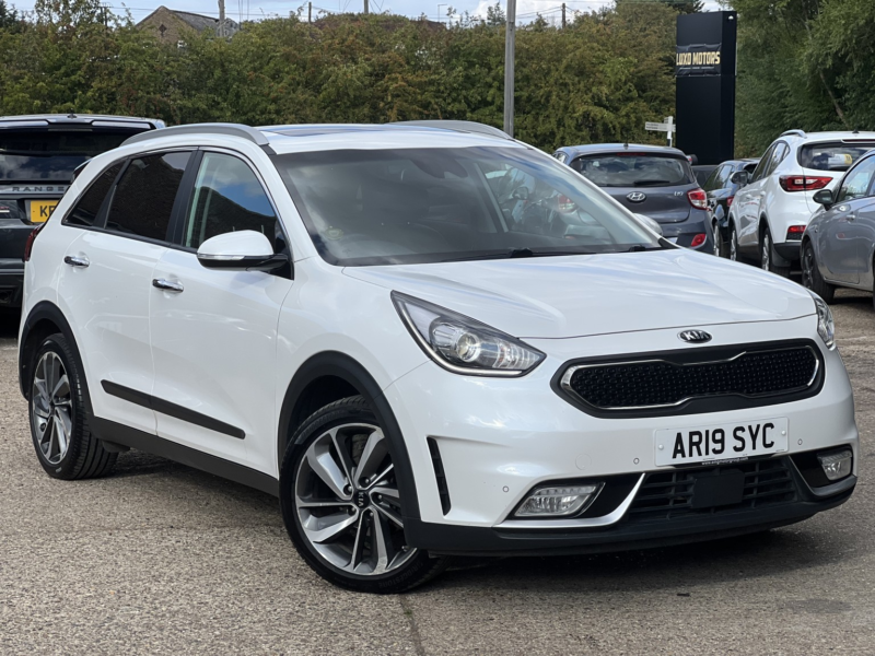 2019 Kia Niro 1.6 Gdi 4 in White — image 1