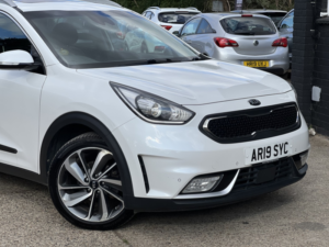 2019 Kia Niro 1.6 Gdi 4 in White — image 3