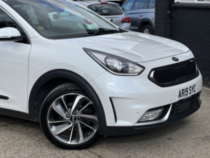 2019 Kia Niro 1.6 Gdi 4 in White — image 4