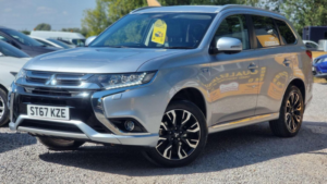 2017 Mitsubishi Outlander 2.0h 12kwh 4h CVT 4WD Euro 6 (s/s) 5dr in Silver — image 3