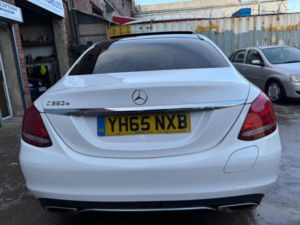 2015 Mercedes-Benz C Class 2.0 C350e 6.4kwh Sport (premium Plus) G-Tronic+ Euro 6 (s/s) 4dr in White — image 4
