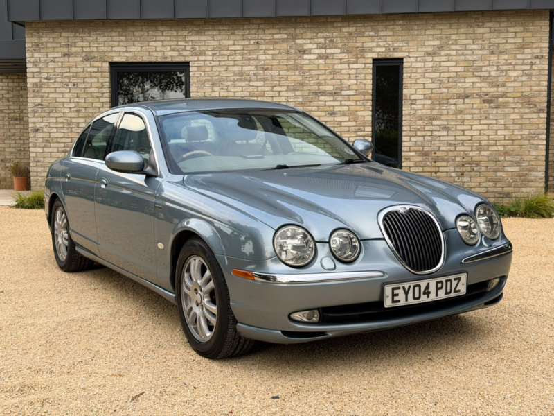2004 Jaguar S-Type 4.2 V8 Se in Blue — image 1