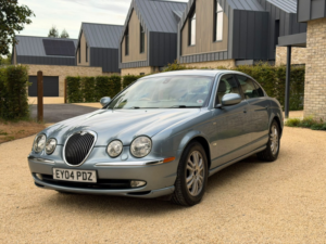2004 Jaguar S-Type 4.2 V8 Se in Blue — image 3