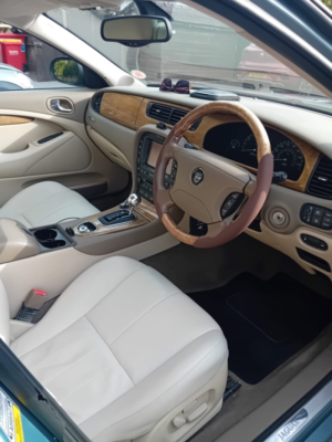2004 Jaguar S-Type 4.2 V8 Se in Blue — image 6