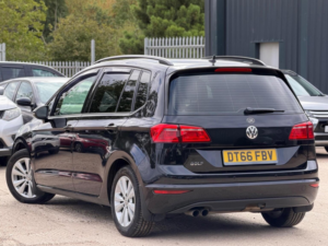 2017 Volkswagen Golf Sv 2.0 Tdi Bluemotion Tech Se DSG Euro 6 (s/s) 5dr in Black — image 3