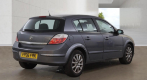 2006 Vauxhall Astra 1.8i 16v Design 5dr in Grey — image 4