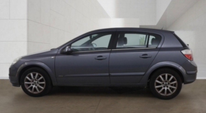 2006 Vauxhall Astra 1.8i 16v Design 5dr in Grey — image 6