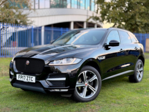 2017 Jaguar F-Pace 2.0 D180 R-Sport Auto AWD Euro 6 (s/s) 5dr in Black — image 5
